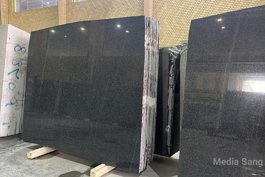 سنگ گرانیت مشکی نطنز | خرید این سنگ با قیمت مناسب - مدیا سنگ